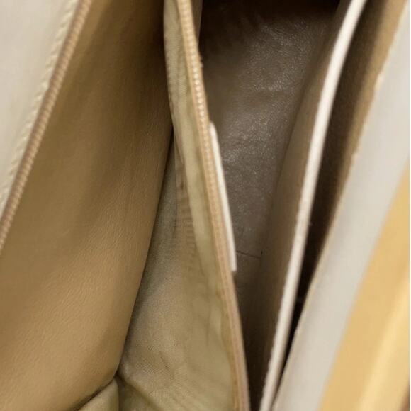 Vintage GUCCI Bamboo Light Beige Patent Leather Top-Handle Handbag - Picture 11 of 16